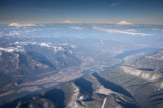 View northward over the Columbia River Gorge to the Washington High Cascades.